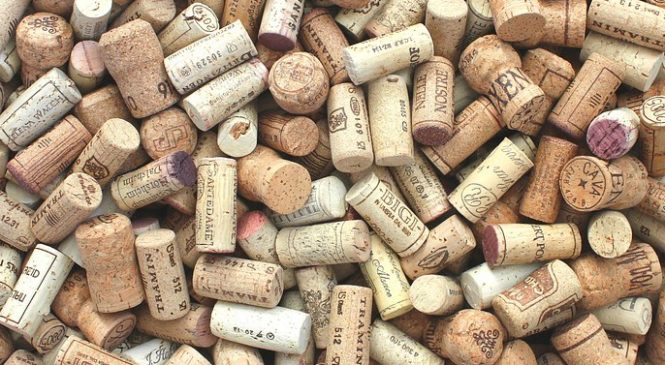 Tappi per vino a vite e sintetici, che orrore! …. O forse no?