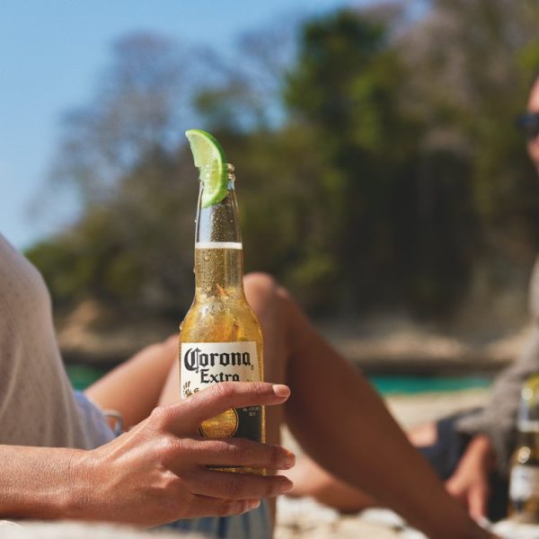 Corona: tutto il rituale del lime, in versione non alcolica!